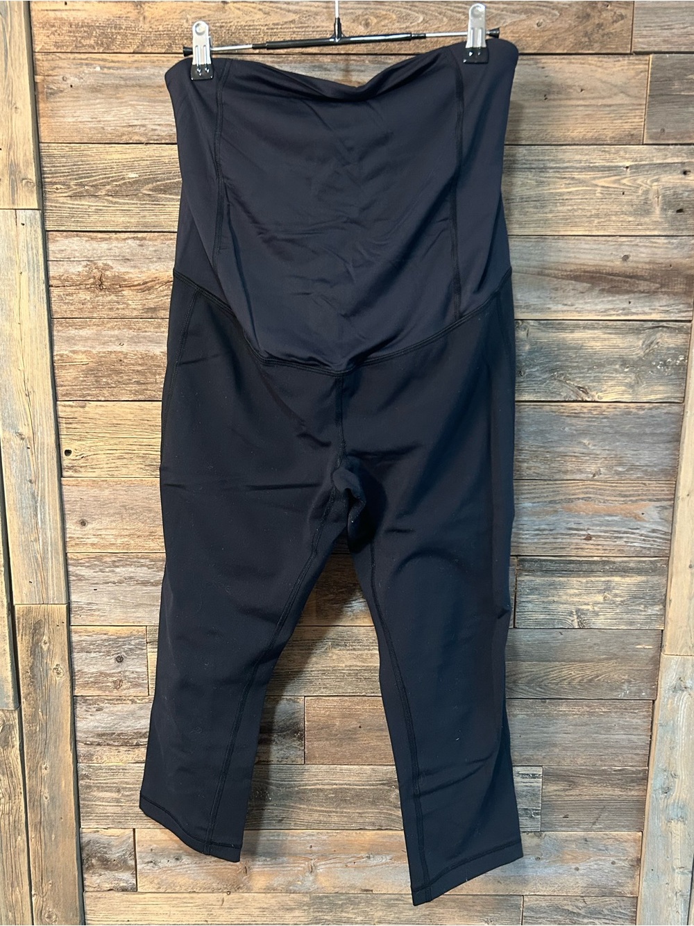 Isabel Maternity Black Active Capri Leggings - size L